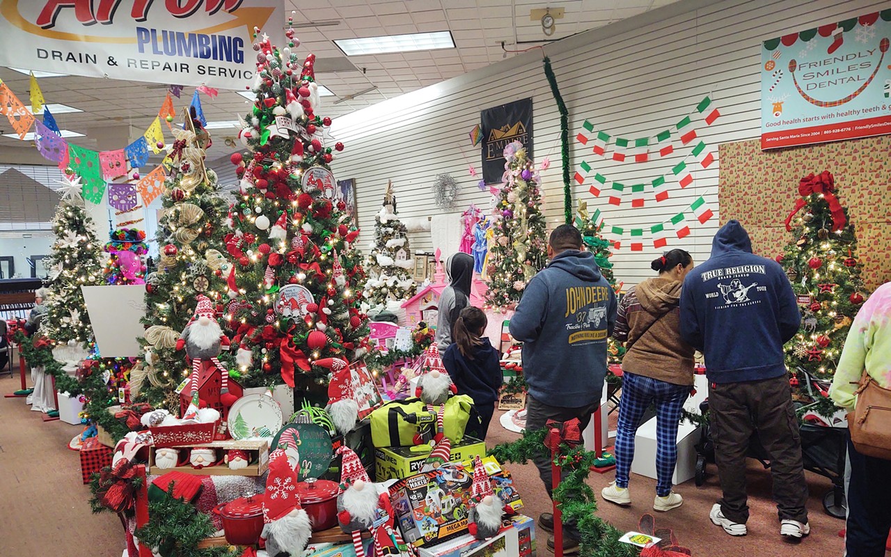 Altrusa raffles holiday trees and prizes to benefit local nonprofits and student scholarships