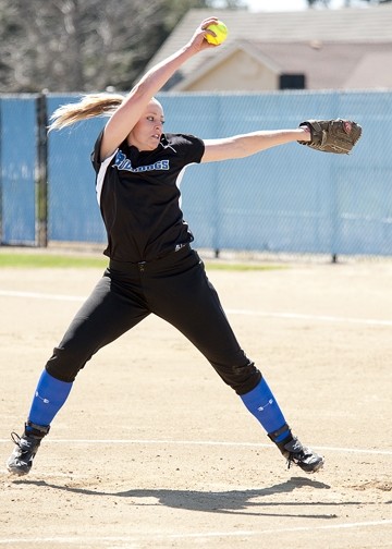 With no game on Senior Day, Righetti's softball seniors still find way